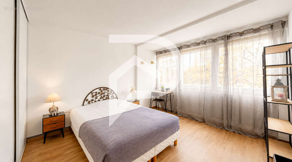 Appartement à VERNEUIL-SUR-SEINE