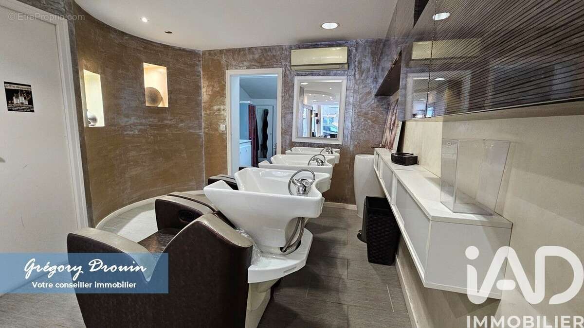 Photo 3 - Commerce à MALESHERBES