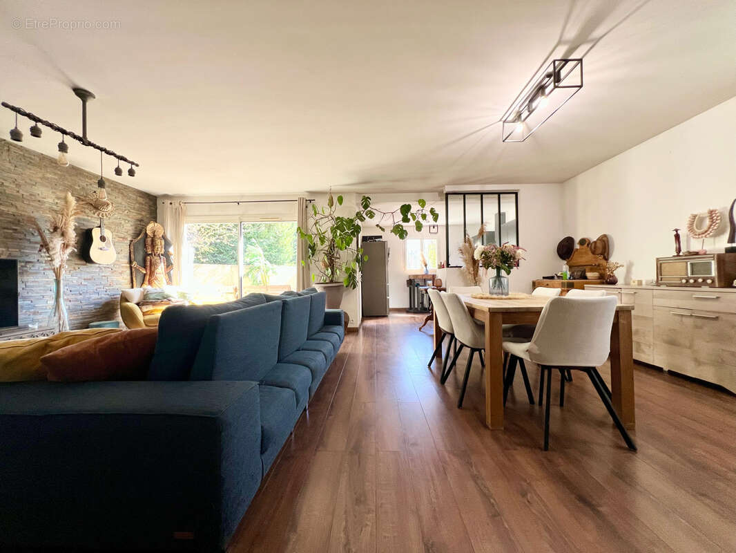 Maison à CUGES-LES-PINS