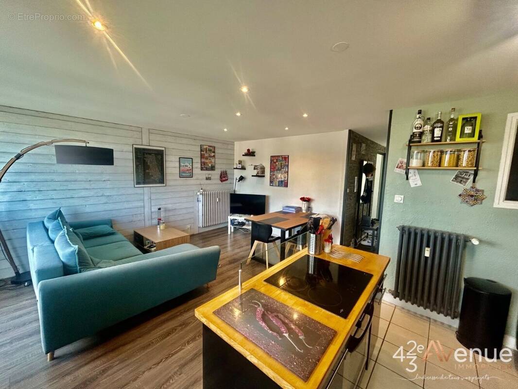 Appartement à SAINT-ETIENNE