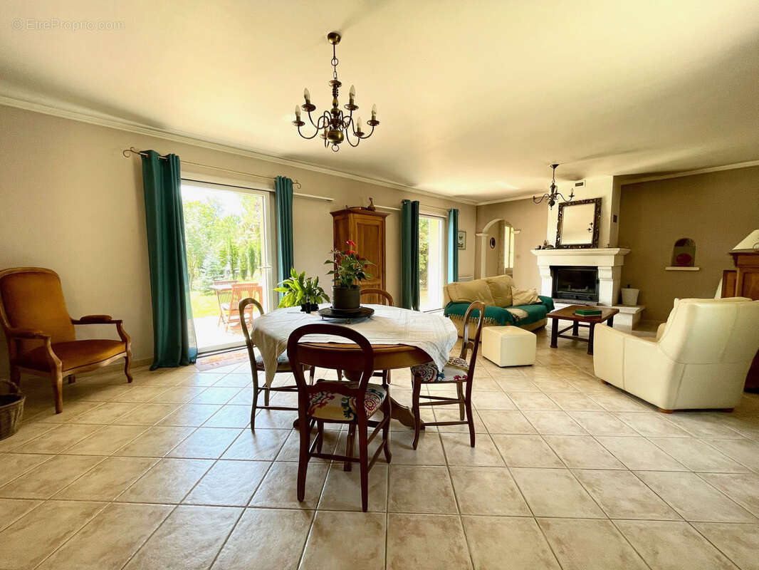 Maison à VAISON-LA-ROMAINE