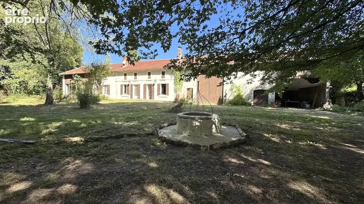 Maison à EYGURANDE-ET-GARDEDEUIL