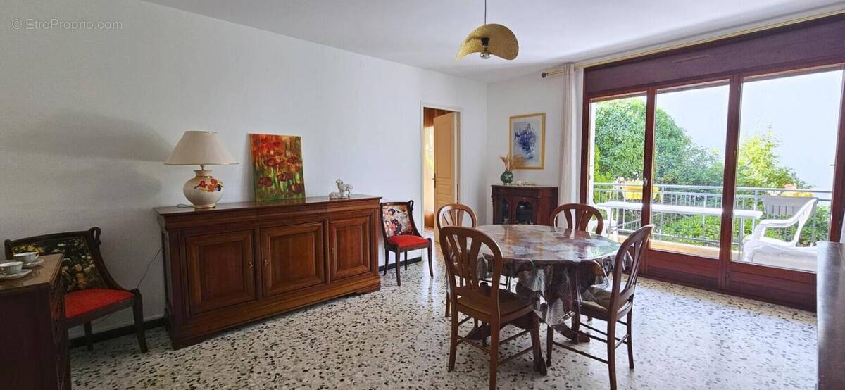 Appartement à SIX-FOURS-LES-PLAGES