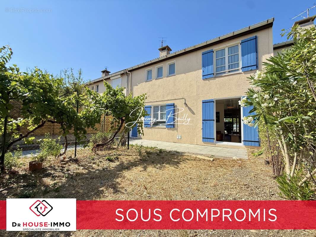 Maison à SAINT-ESTEVE