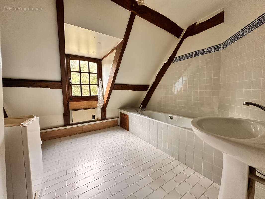 Maison à BREUX-SUR-AVRE