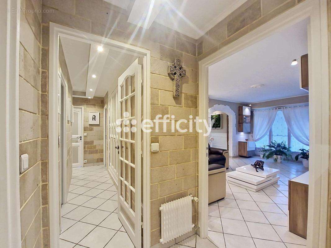 Appartement à SAINT-GRATIEN