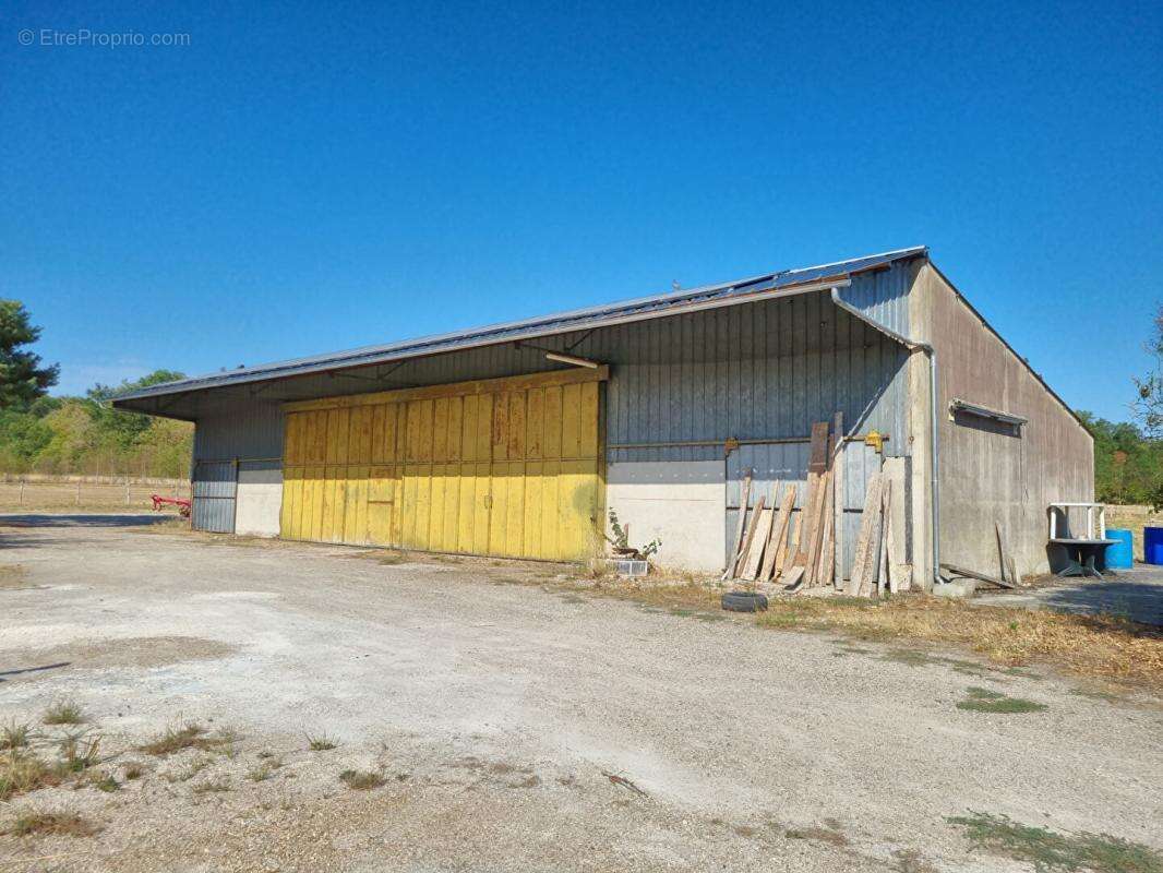Propriété d'agrément  4 Chambres, un étang et 3,6 Hectares - photo 13