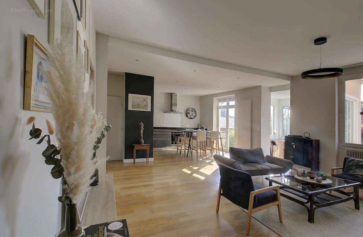 Maison à COLLONGES-AU-MONT-D&#039;OR