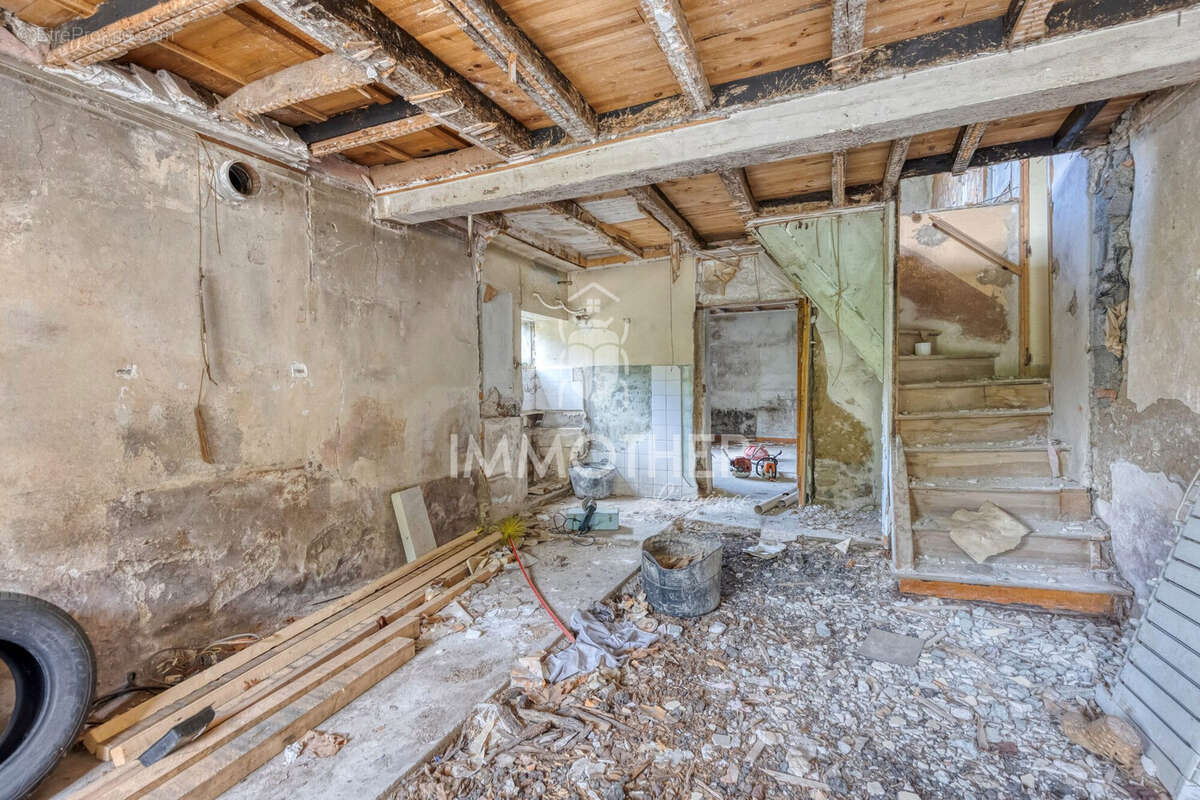 Maison à BEAUCROISSANT