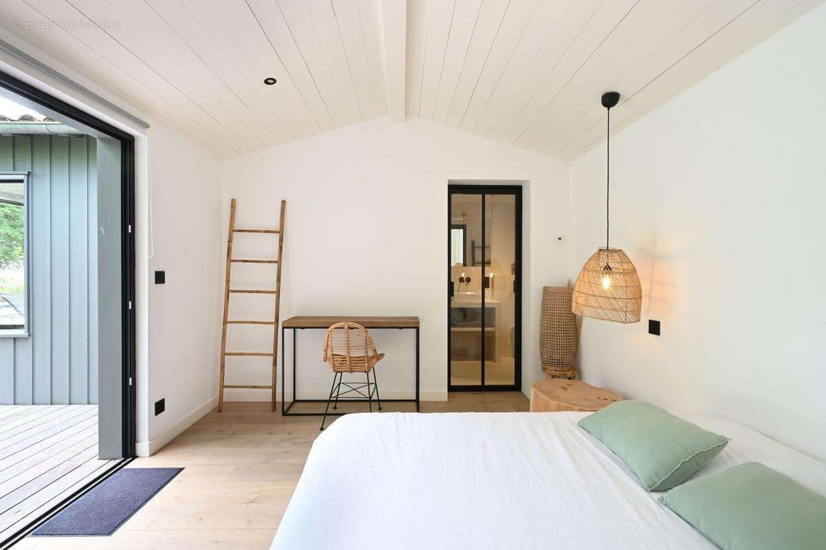 Maison à LES PORTES-EN-RE