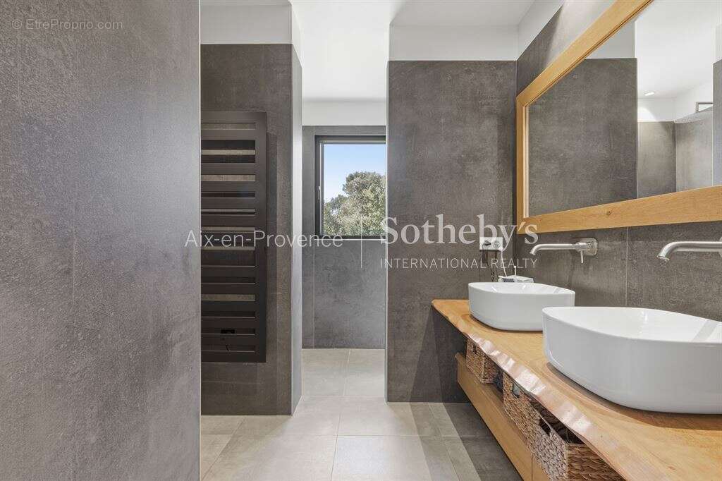 Propriété contemporaine avec vue sur la Sainte-Victoire - photo 16