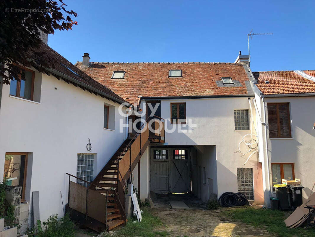 À vendre à TOURNAN, maison 228 m². - photo 4