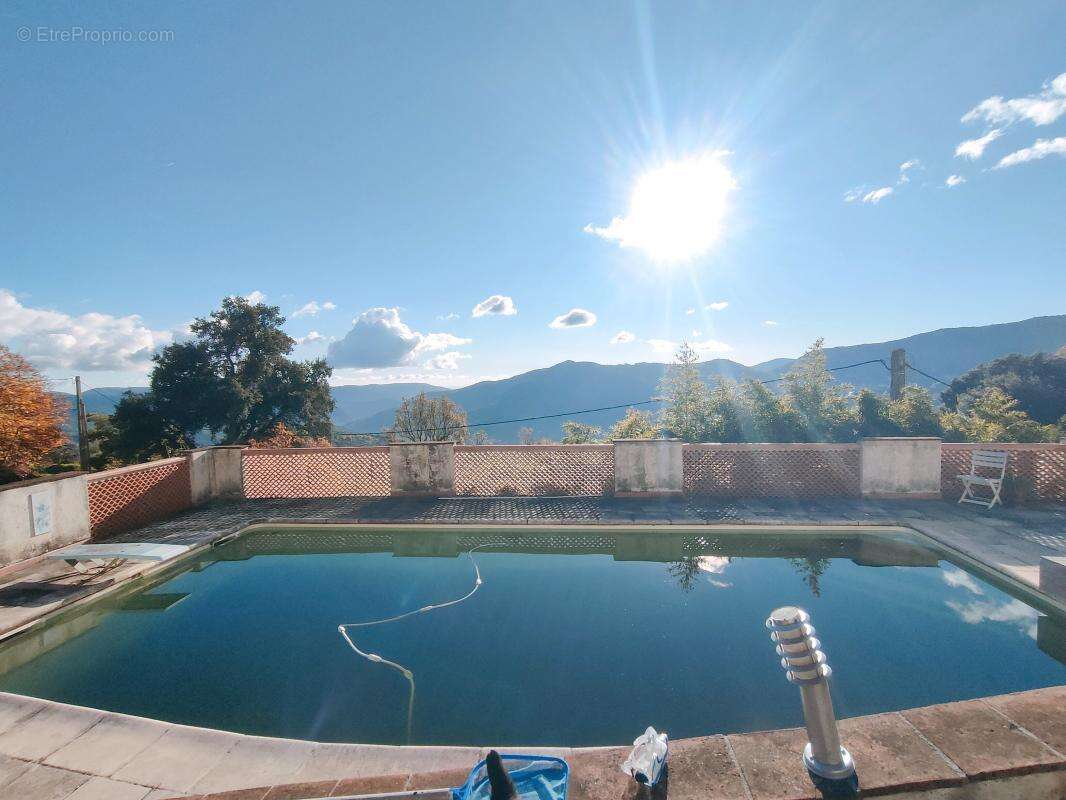 Maison à BERRE-LES-ALPES