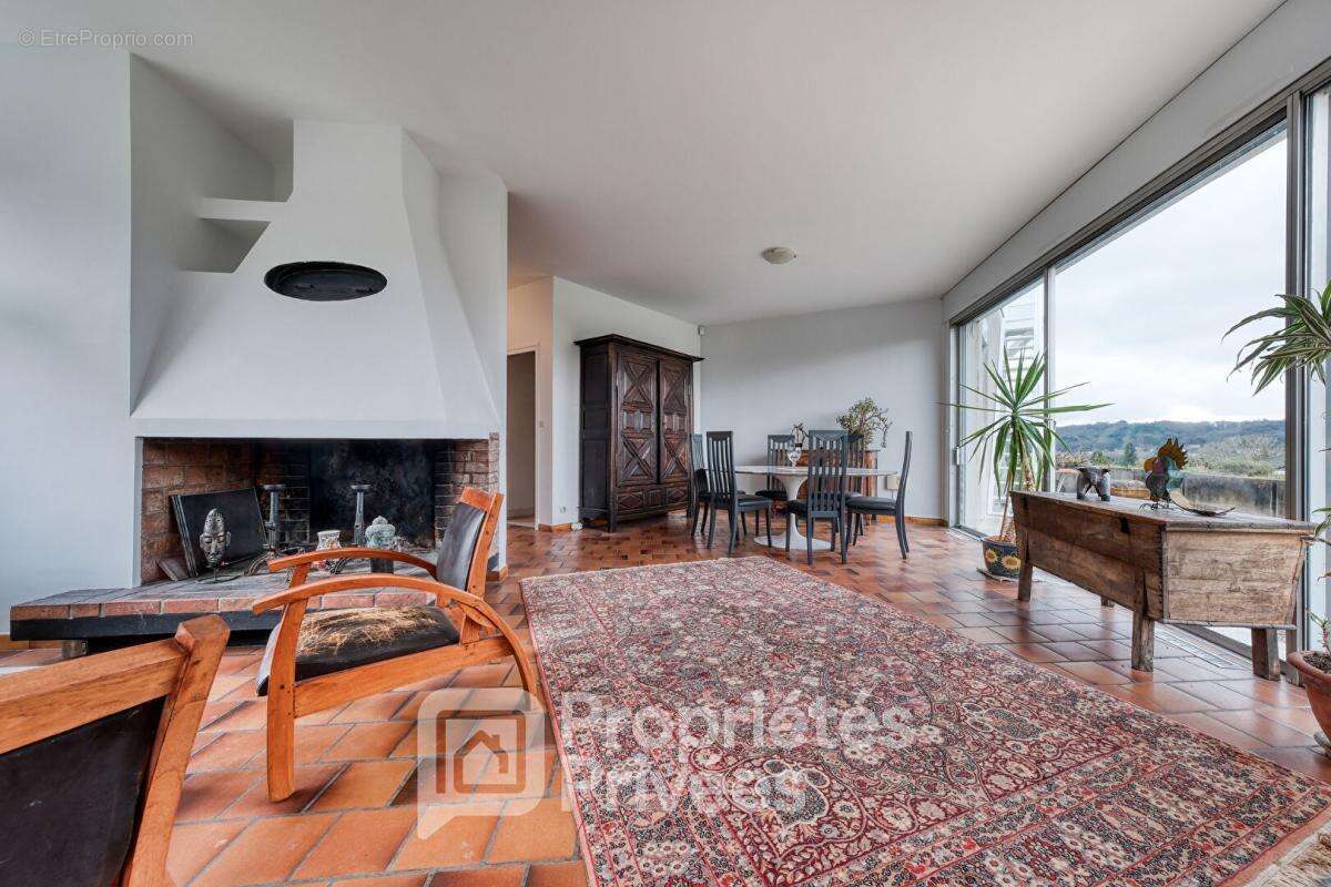 Maison à SAINT-CHERON