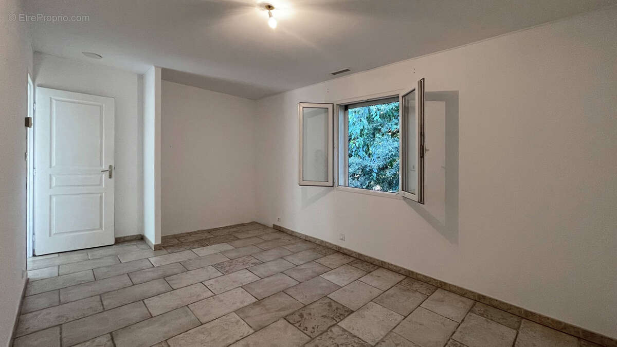 A 10 minutes d'Uzès, villa de plain-pied avec jardin, piscine et pool-house - photo 20