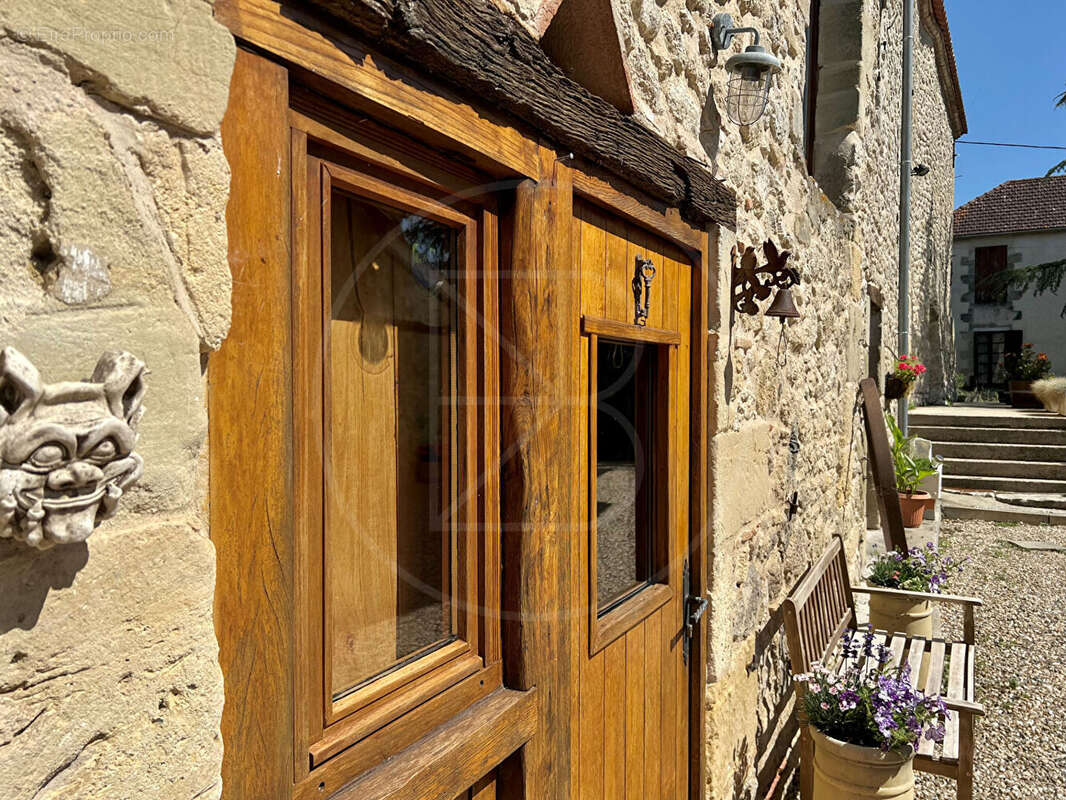 Maison à CAUBON-SAINT-SAUVEUR
