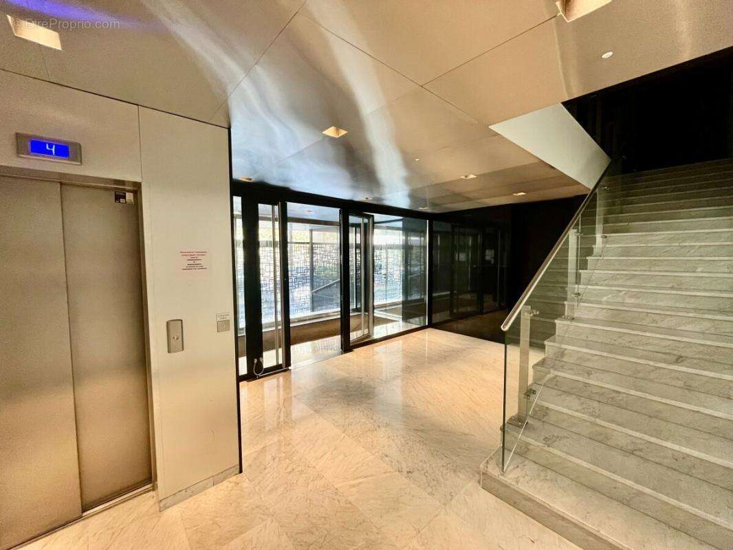 Appartement à PARIS-7E