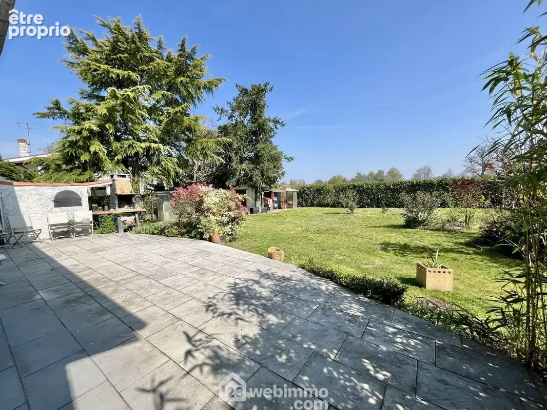 Maison 137 m² à Saint-Medard-En-Jalles  - photo 12
