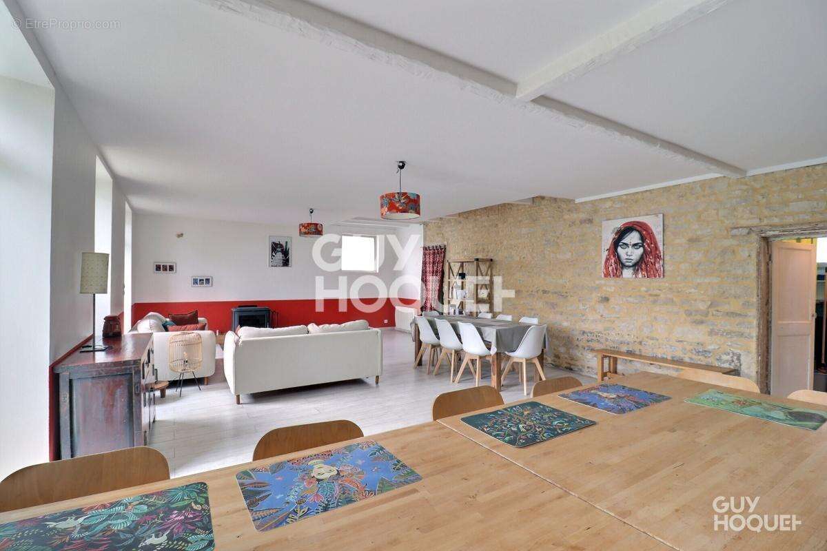 Maison à SAINT-GEORGES-DU-BOIS