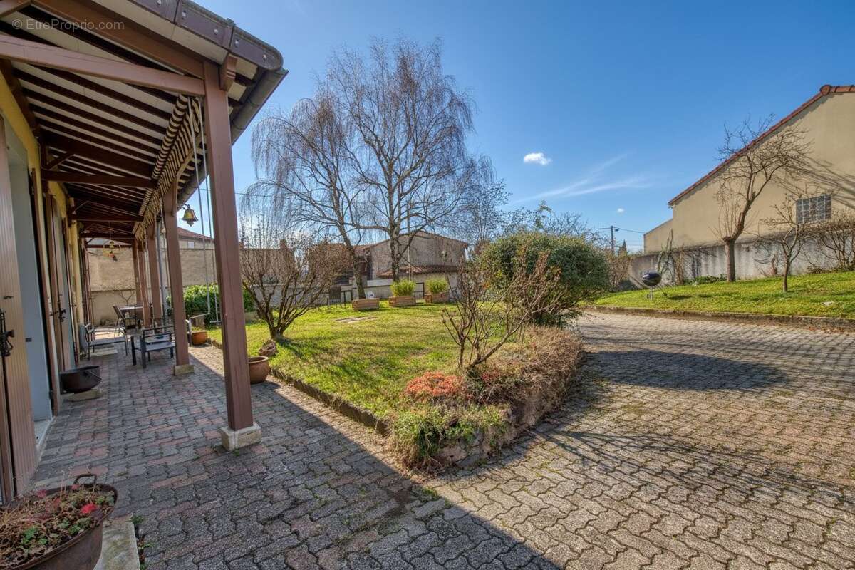 Maison 212 m² à Cournon-D'auvergne  - photo 5