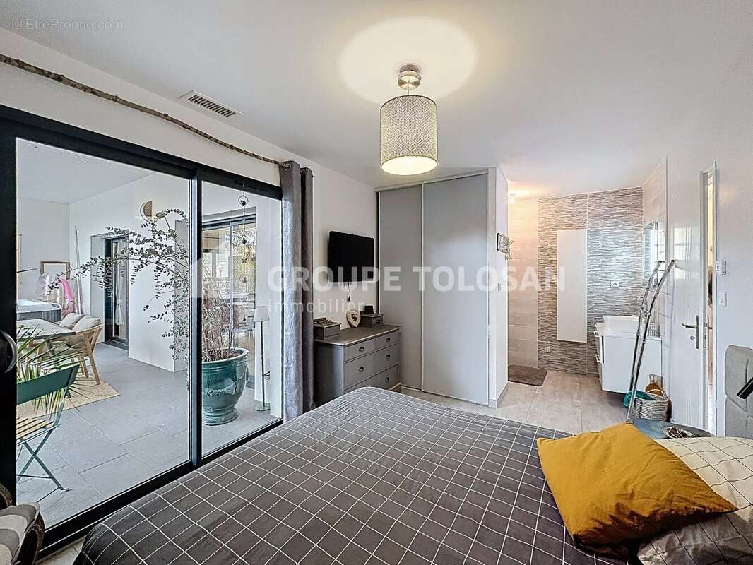 Maison à SAINT-ETIENNE-DE-TULMONT