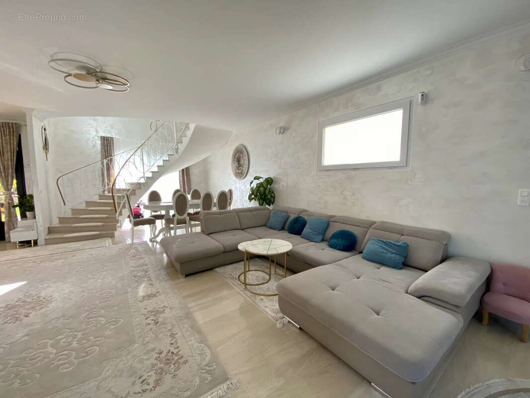 Maison à LE PLESSIS-TREVISE