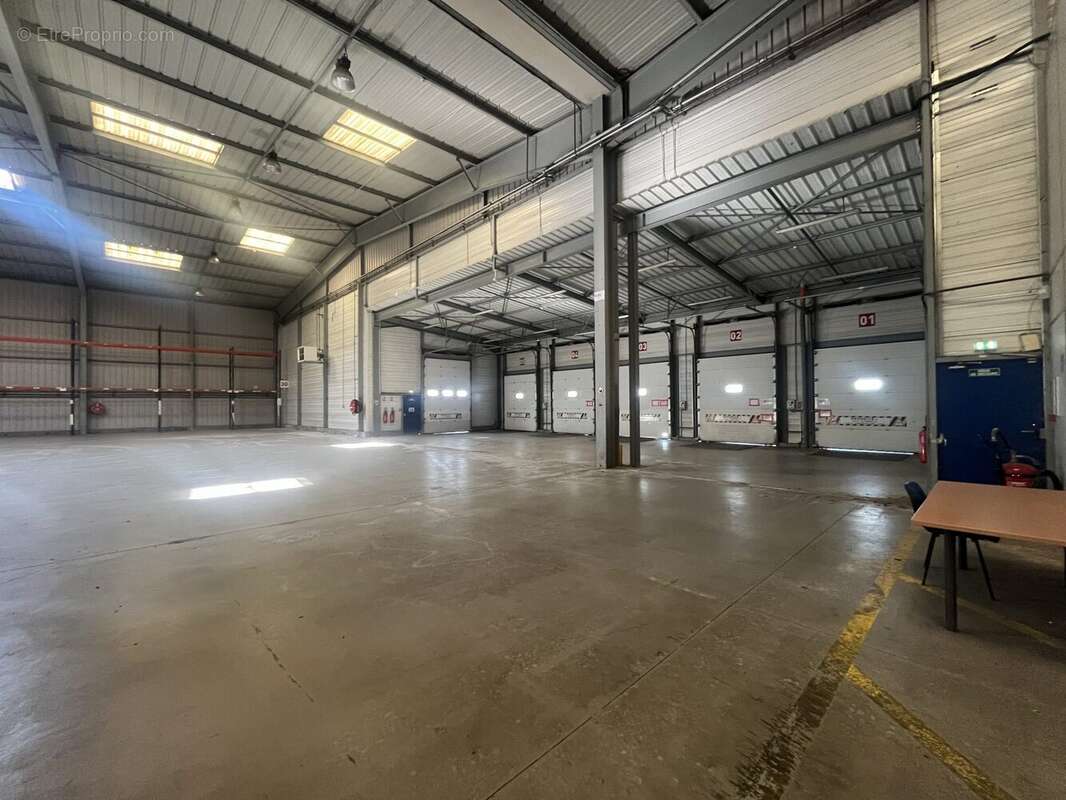 Commerce à SAINT-JUST-SAINT-RAMBERT