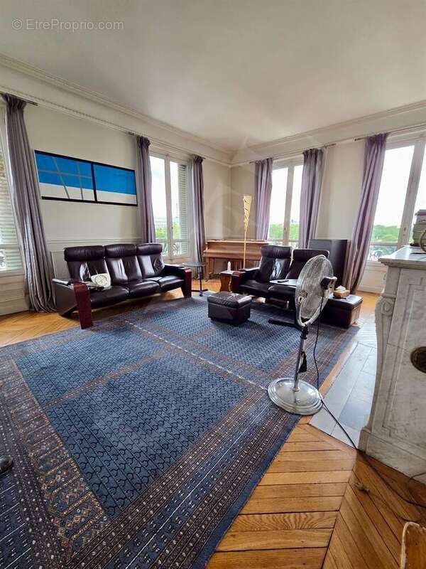 Appartement à NEUILLY-SUR-SEINE