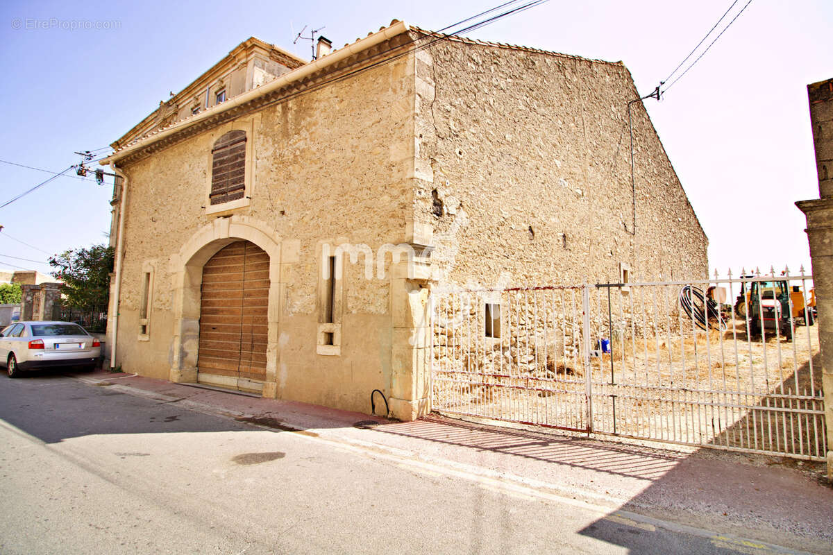 Maison à OUVEILLAN