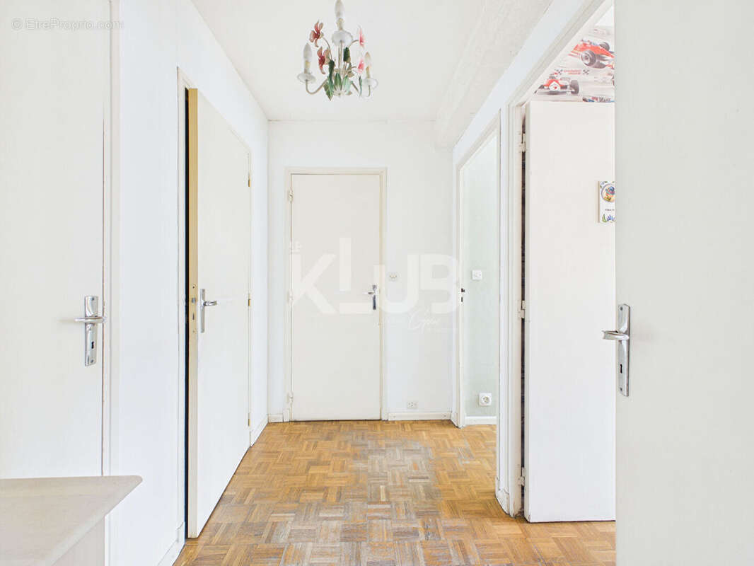 Appartement à MARSEILLE-2E