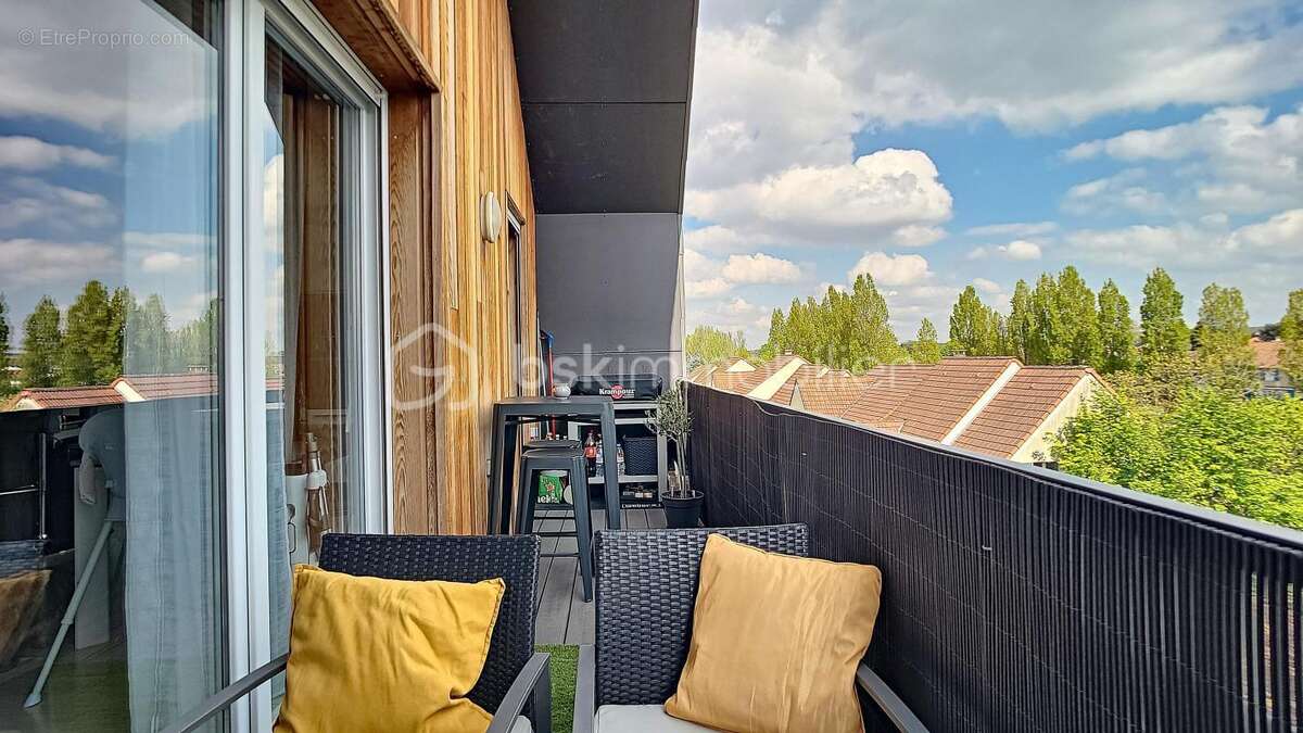Appartement à LES PAVILLONS-SOUS-BOIS