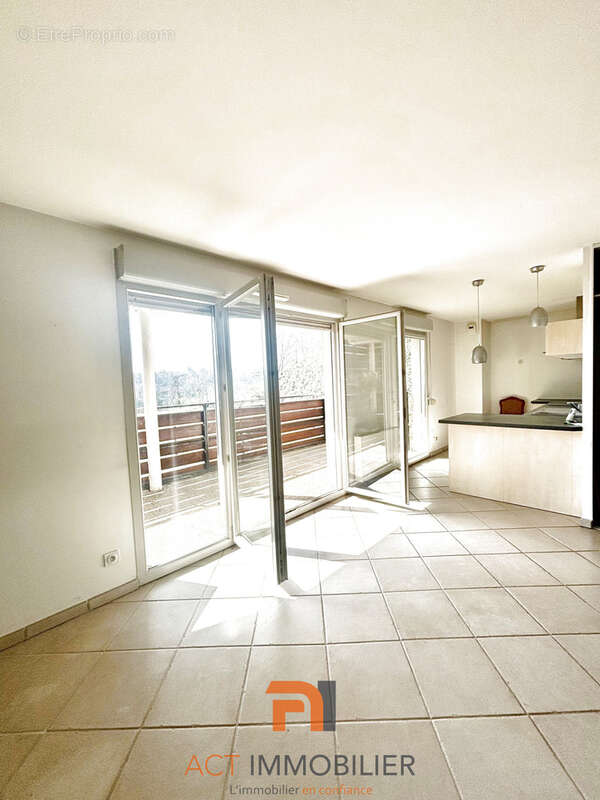 L'arbresle magnifique t4 76 m2, 2ème, ascenseur, séjour-cuisine 33 m2, 3ch, terrasse 17 m2, garage - photo 3