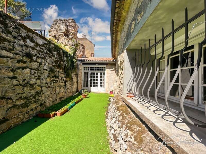 Maison à CASTILLON-LA-BATAILLE