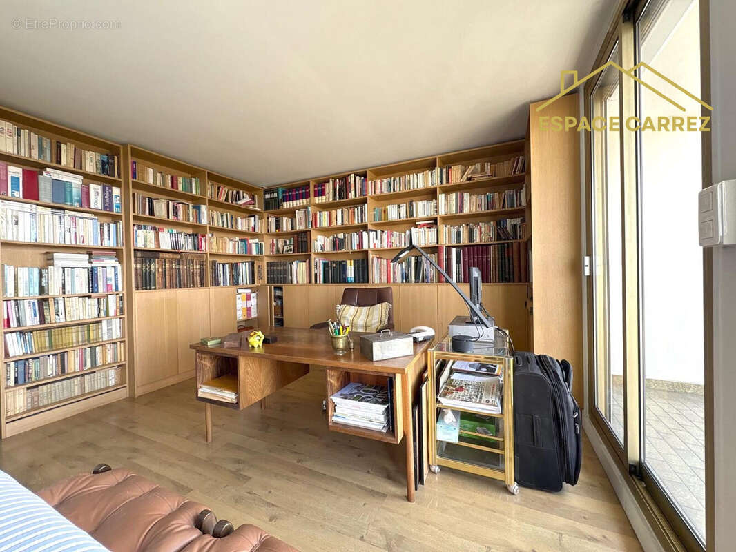 Appartement à LES LILAS