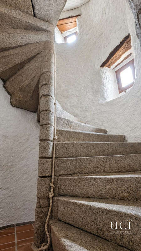 Maison 383 m² à Cugand  - photo 6