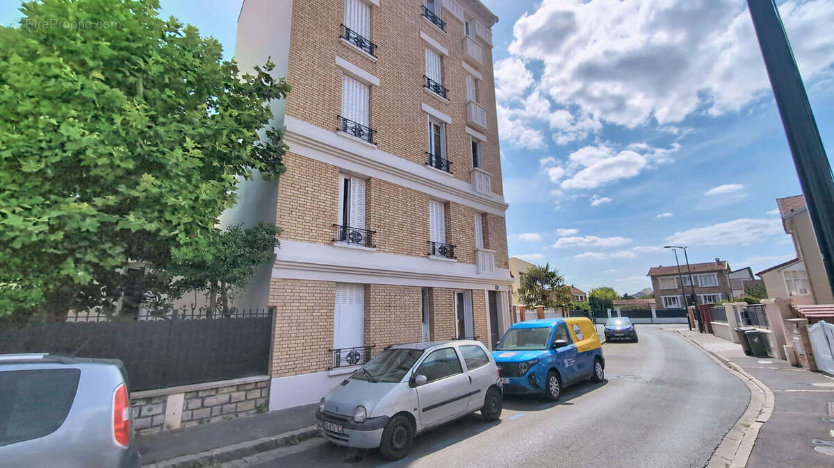 Appartement Colombes 1 pièce(s) 24 m2 - photo 2