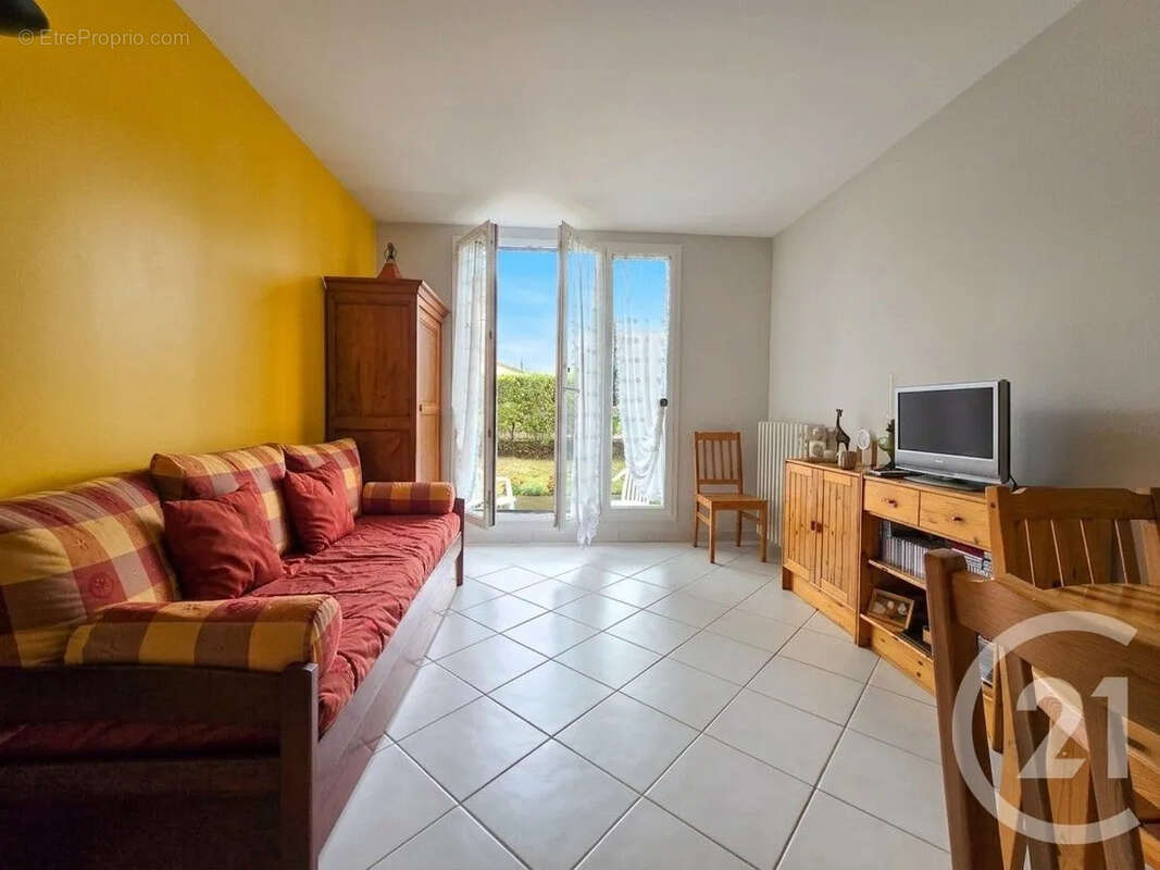 Appartement à SAINT-MAUR-DES-FOSSES