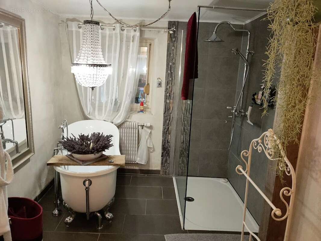 Maison à REGNEVELLE