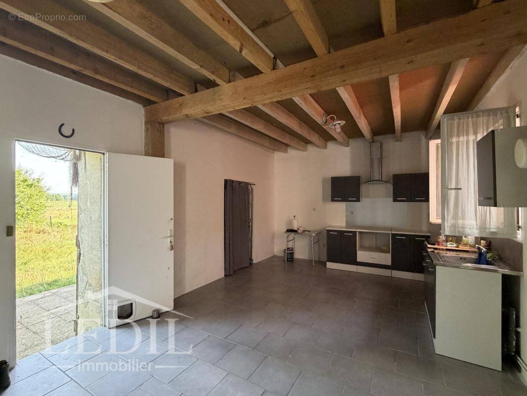 Maison de village avec jardin - photo 1