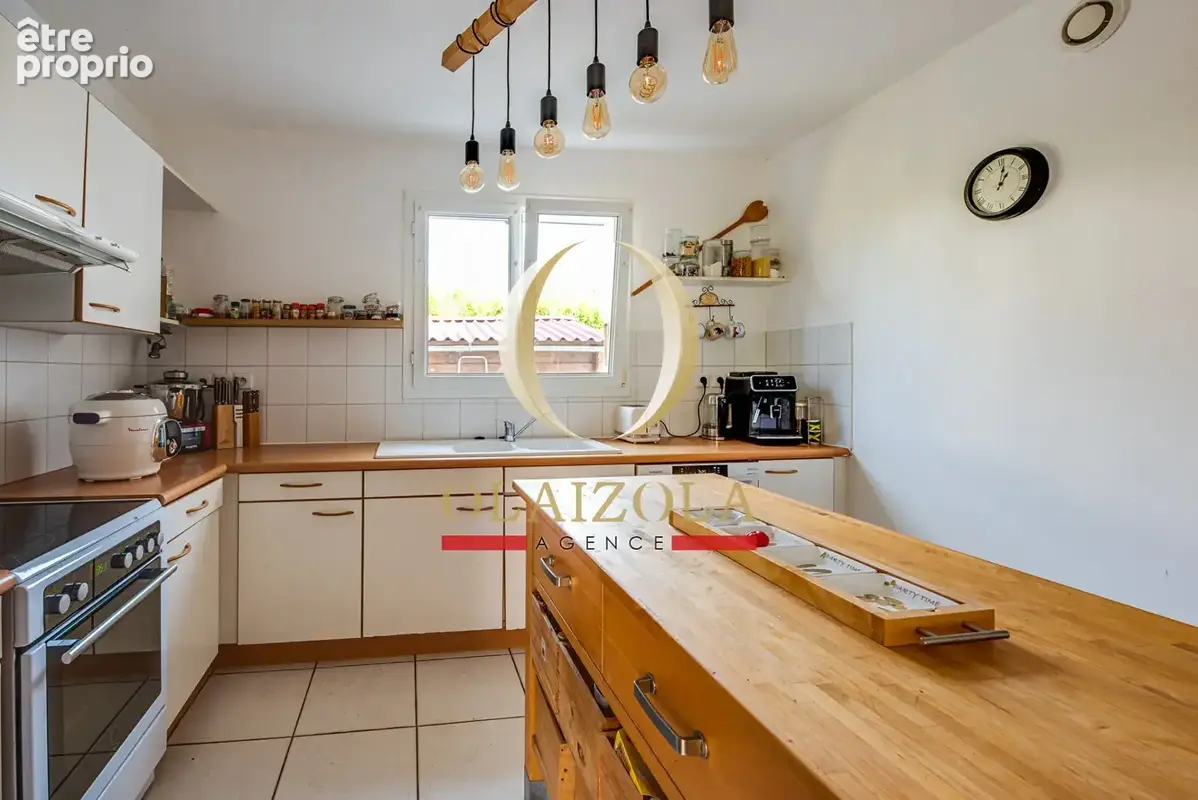 URRUGNE - Maison familiale avec jardin et garage, proche du bourg et des plages - photo 7