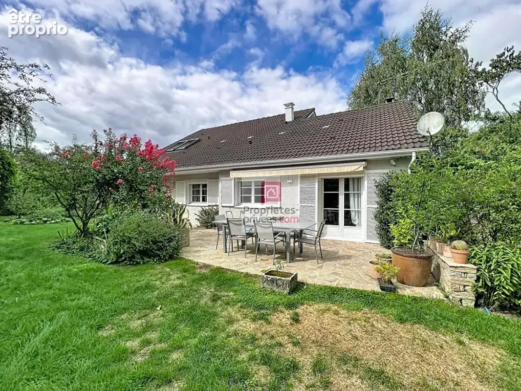 Maison à LE PERRAY-EN-YVELINES