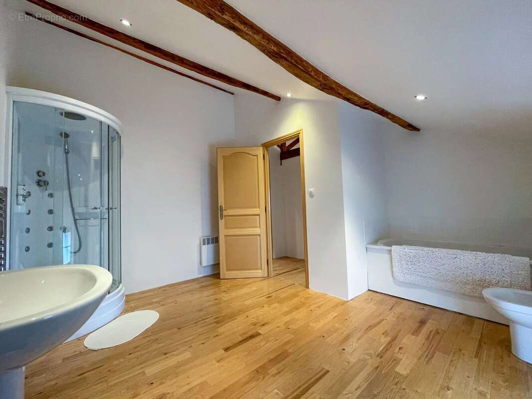 Maison à SAINT-FRONT-LA-RIVIERE