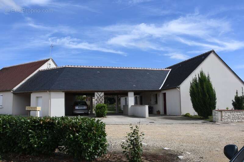 Appartement à LA CELLE-SAINT-AVANT