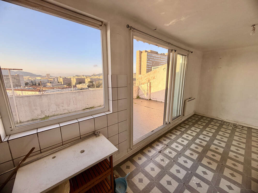 Appartement à MARSEILLE-5E