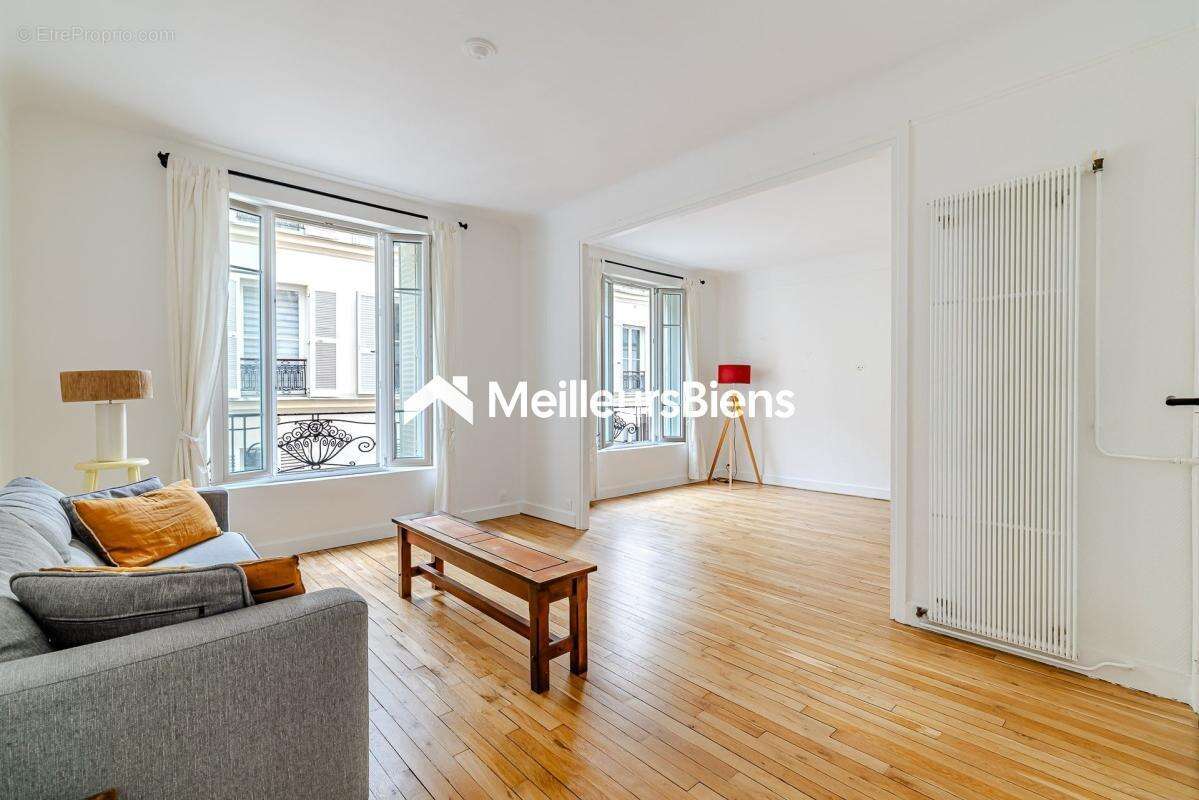 Appartement à PARIS-17E