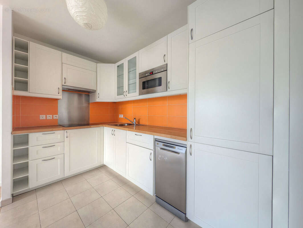 Appartement à LA GARENNE-COLOMBES
