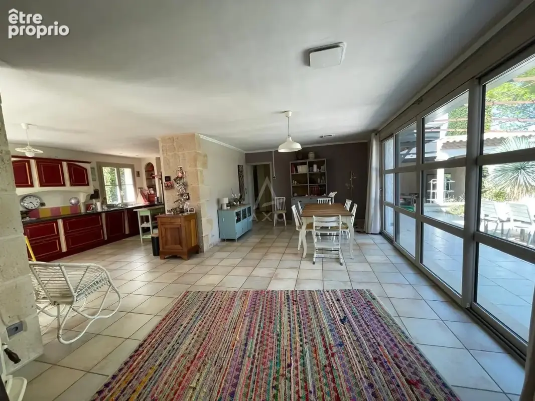 Villa 160m² habitables 4 chambres 2 bureaux 2 garages piscine sur 3000m² de terrain - photo 4