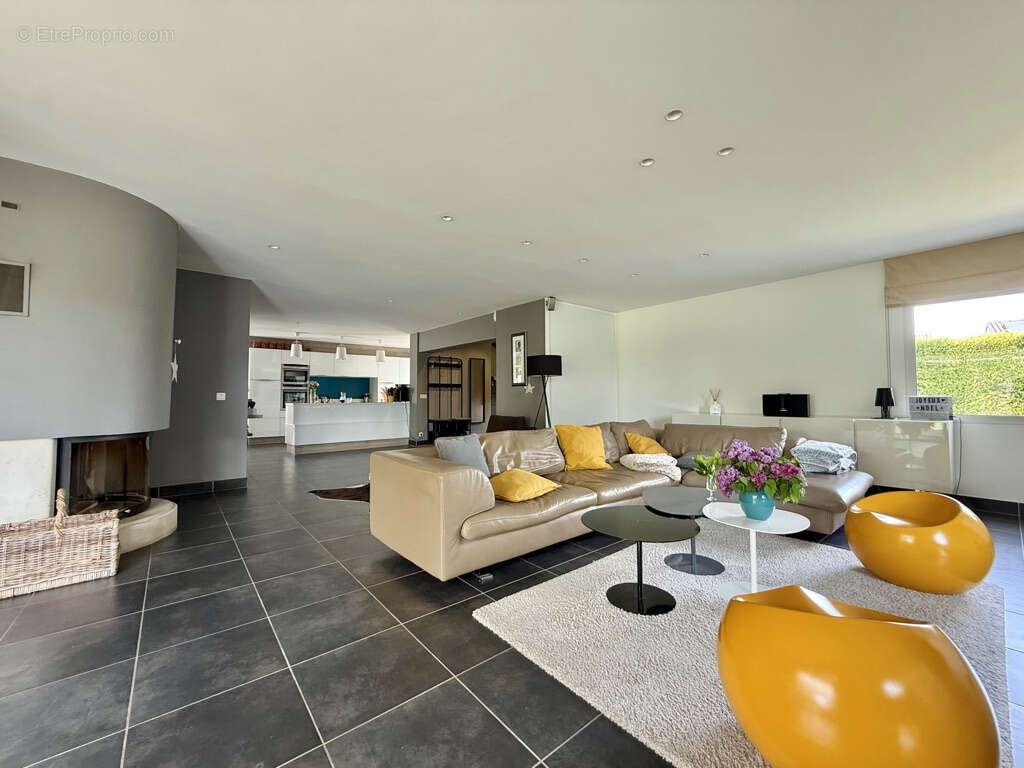 Maison à SAINT-MARCEL-LES-VALENCE