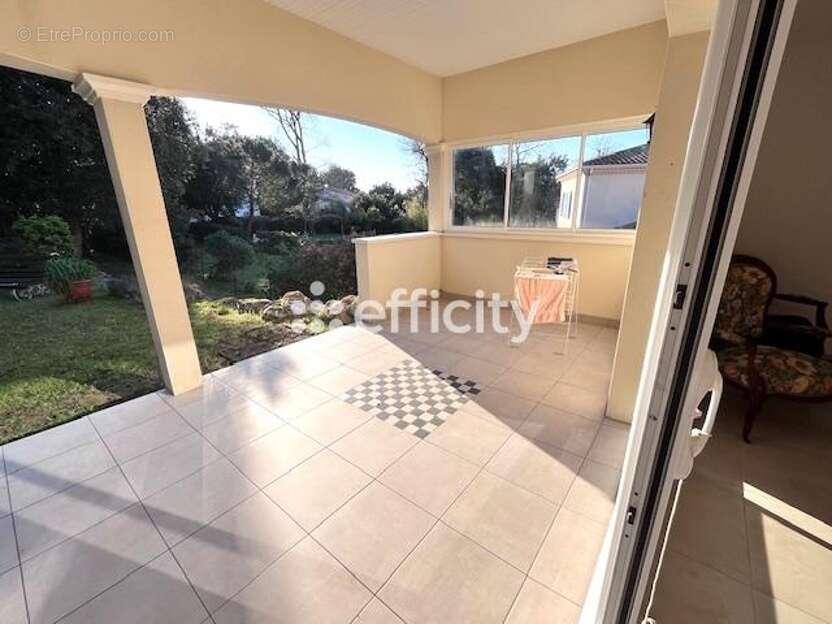 Maison à MESCHERS-SUR-GIRONDE