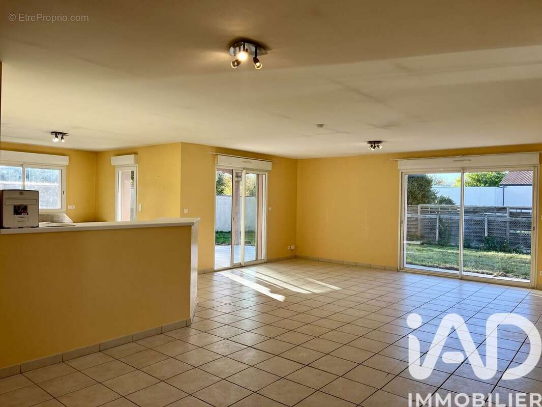 Photo 3 - Maison à JUILLAN